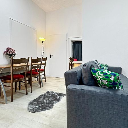 2 Zimmer Apartment Fuer 6 P, 15 Min Zum Flughafen 埃斯林根 外观 照片